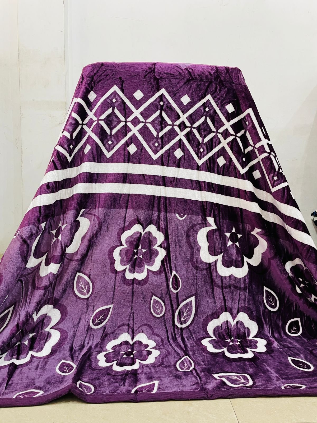 Modern Geometric Soft Fleece Blanket – Grey Edition