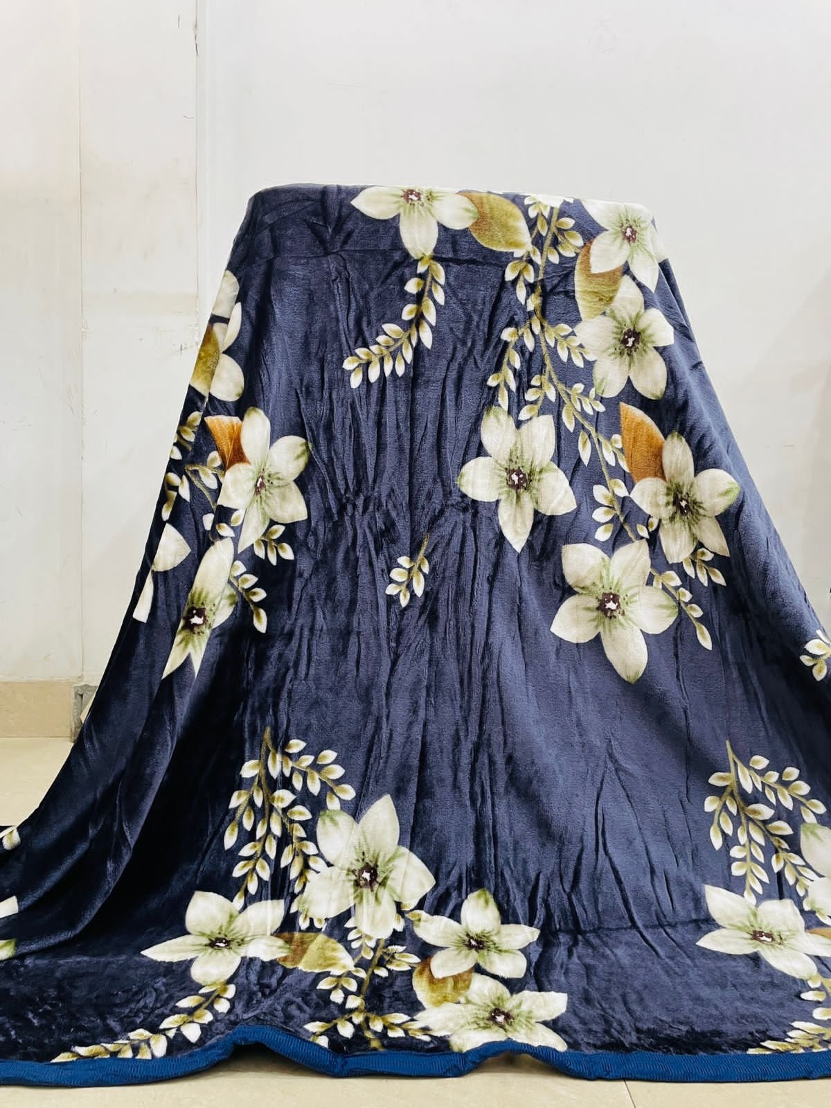 Royal Floral Ultra-Soft Velvet Blanket – Double Bed | Winter Warm & Cozy Comforter